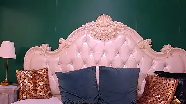 ArielBurn online show from 4, 2, 2025