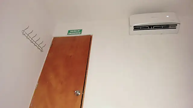 AllisonRoberts  online show from 4, 11, 2025