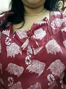 Snapshot of cuteyqueen chatting on 10, 3, 2025 cuteyqueen online show from 10, 3, 2025