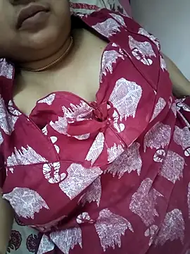 Snapshot of cuteyqueen chatting on 6, 3, 2025 cuteyqueen online show from 6, 3, 2025