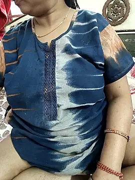 Snapshot of cuteyqueen chatting on 22, 3, 2025 cuteyqueen online show from 22, 3, 2025