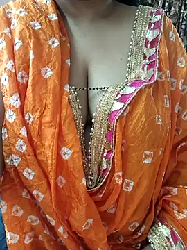 Snapshot of cuteyqueen chatting on 28, 9, 2025 cuteyqueen online show from 28, 9, 2025