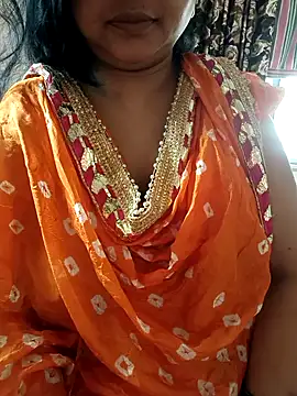 Snapshot of cuteyqueen chatting on 29, 9, 2025 cuteyqueen online show from 29, 9, 2025