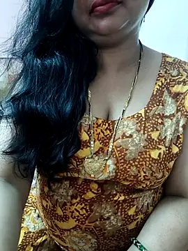 Snapshot of cuteyqueen chatting on 31, 10, 2025 cuteyqueen online show from 31, 10, 2025