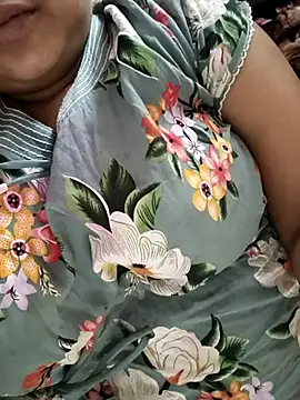 Snapshot of cuteyqueen chatting on 23, 3, 2025 cuteyqueen online show from 23, 3, 2025