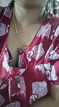 Snapshot of cuteyqueen chatting on 2, 3, 2025 cuteyqueen online show from 2, 3, 2025