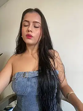 Snapshot of AbbyMillerrr chatting on 7, 5, 2026 AbbyMillerrr online show from 7, 5, 2026