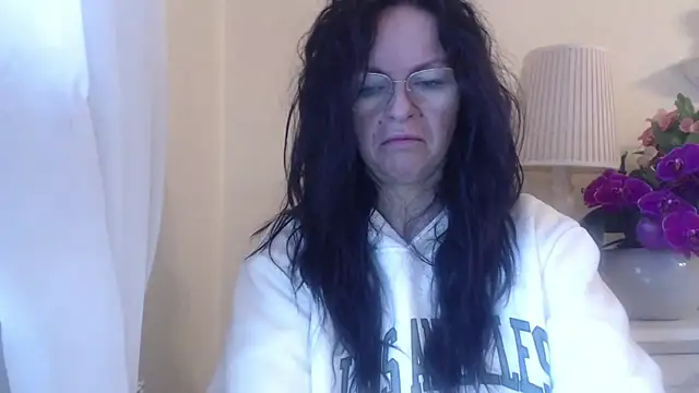 HelenLuxx online show from 21, 10, 2025