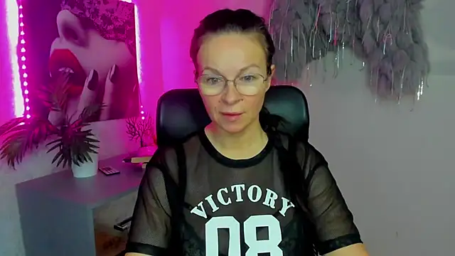 HelenLuxx online show from 20, 11, 2025