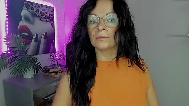 HelenLuxx online show from 25, 9, 2025