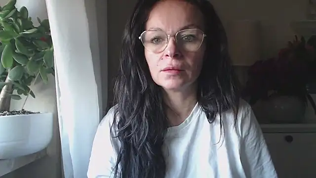 HelenLuxx online show from 20, 10, 2025