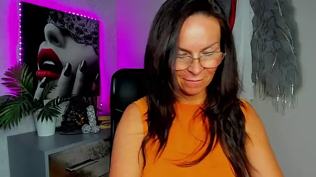 HelenLuxx online show from 29, 5, 2026