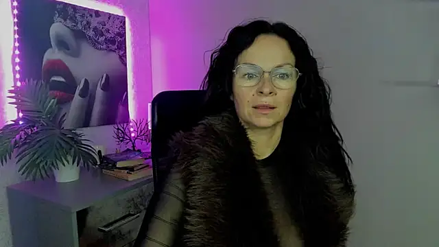 HelenLuxx online show from 24, 9, 2025