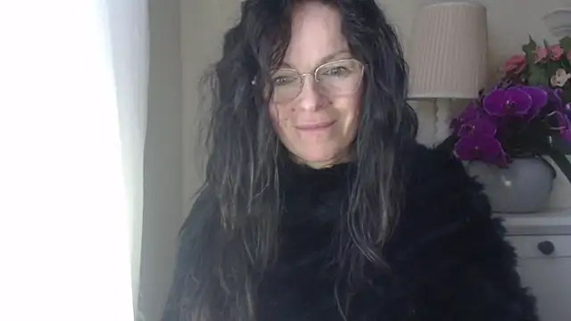 HelenLuxx online show from 24, 10, 2025