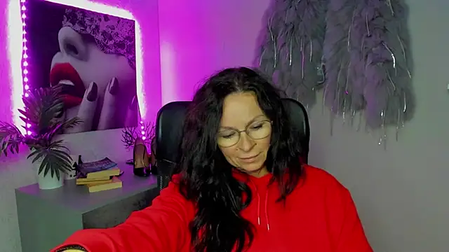 HelenLuxx online show from 16, 10, 2025