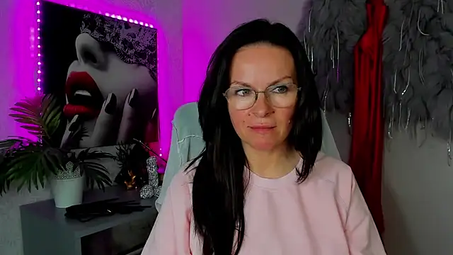 HelenLuxx online show from 30, 4, 2026