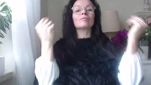 HelenLuxx online show from 27, 10, 2025