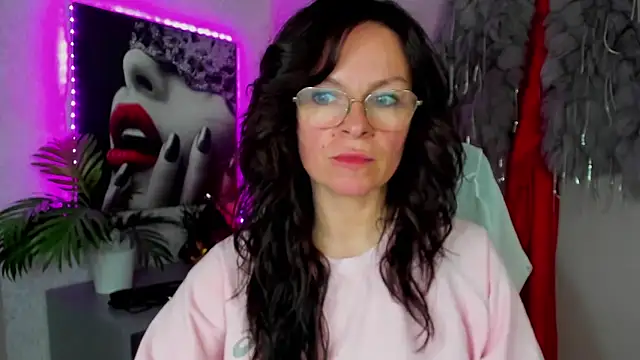 HelenLuxx online show from 28, 4, 2026