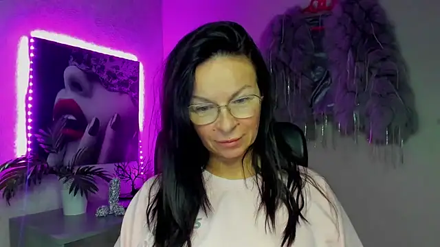 HelenLuxx online show from 30, 11, 2025