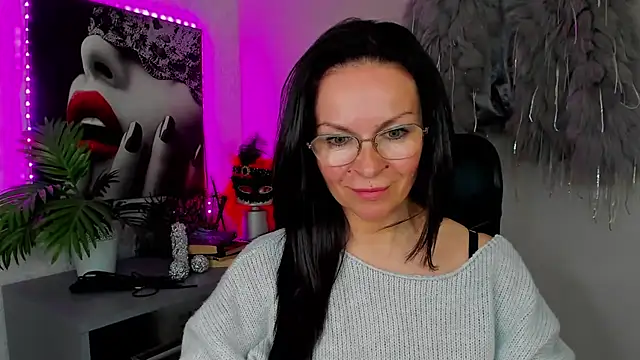 HelenLuxx online show from 20, 4, 2026