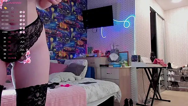 Snapshot of SweeteRose_Royce chatting on 22, 11, 2025 SweeteRose Royce online show from 22, 11, 2025