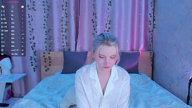 Snapshot of SweeteRose_Royce chatting on 1, 12, 2024 SweeteRose Royce online show from 1, 12, 2024