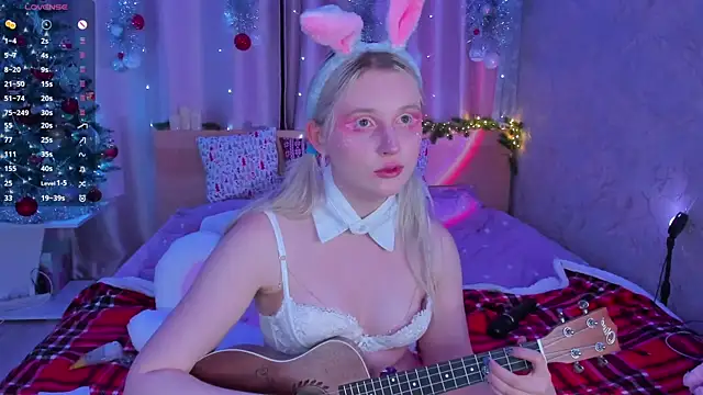 Snapshot of SweeteRose_Royce chatting on 23, 12, 2024 SweeteRose Royce online show from 23, 12, 2024