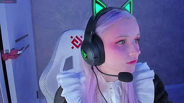 Snapshot of SweeteRose_Royce chatting on 3, 1, 2025 SweeteRose Royce online show from 3, 1, 2025