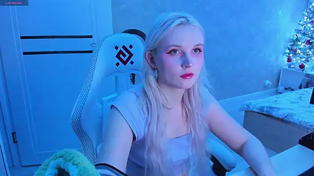 Snapshot of SweeteRose_Royce chatting on 17, 1, 2025 SweeteRose Royce online show from 17, 1, 2025