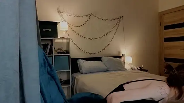 amber quell here online show from 9, 10, 2025