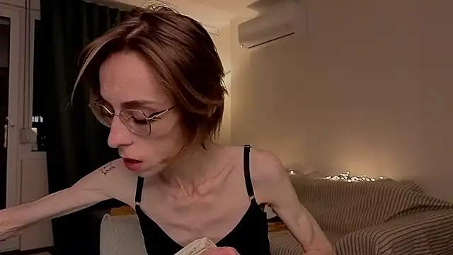 amber quell here online show from 21, 2, 2026