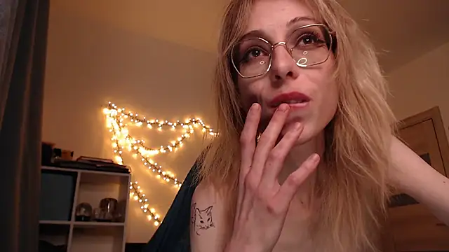 amber quell here online show from 28, 2, 2025