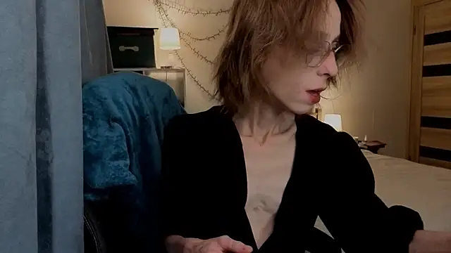 amber quell here online show from 10, 10, 2025