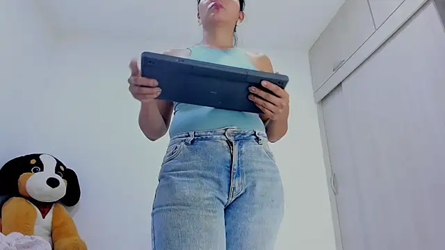 Snapshot of Amelia_Debora_Antonella chatting on 27, 4, 2026 Amelia Debora Antonella online show from 27, 4, 2026