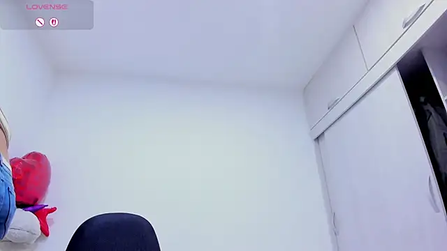 Amelia Debora Antonella online show from 20, 6, 2026