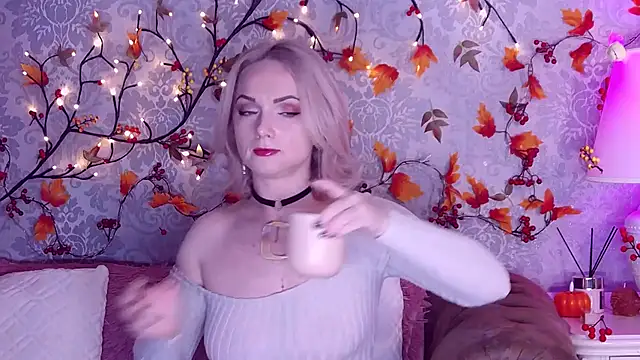 EllianaReese online show from 4, 11, 2025