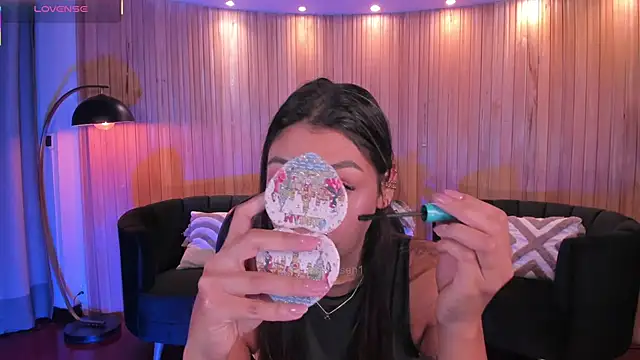 Snapshot of AllyJensen chatting on 15, 11, 2025 AllyJensen online show from 15, 11, 2025