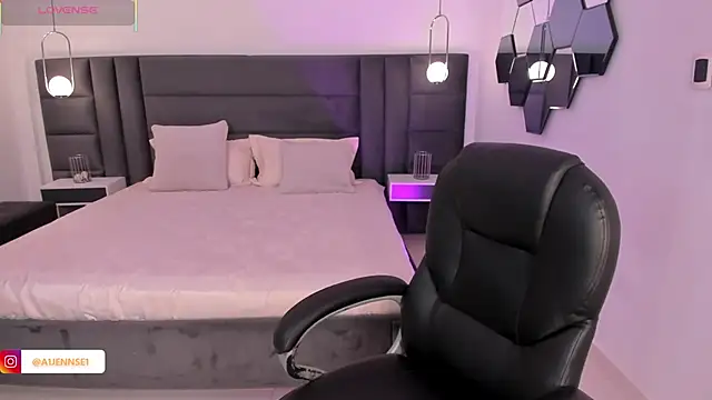 Snapshot of AllyJensen chatting on 15, 10, 2025 AllyJensen online show from 15, 10, 2025