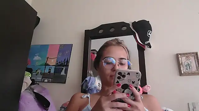 trianabell online show from 2, 4, 2026