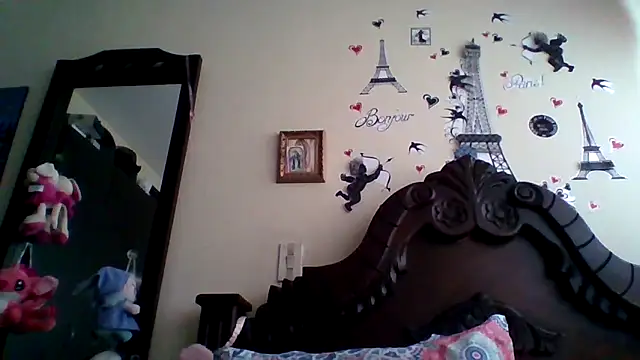 trianabell online show from 4, 10, 2025