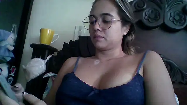 trianabell online show from 5, 10, 2025