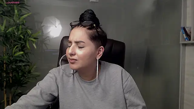 BustyAllyy online show from 18, 3, 2025