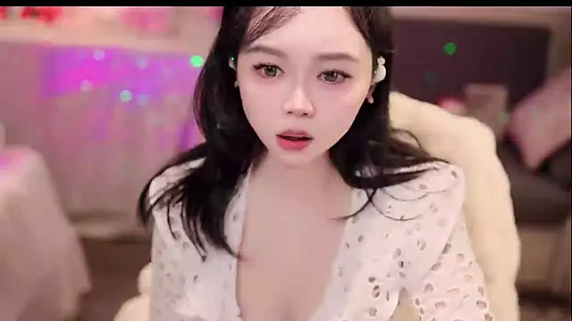 lilies-sweet online show from 4, 12, 2025