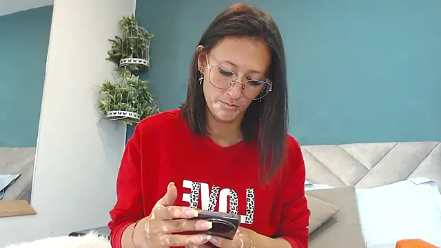 Snapshot of SharisWillian chatting on 12, 6, 2026 SharisWillian online show from 12, 6, 2026
