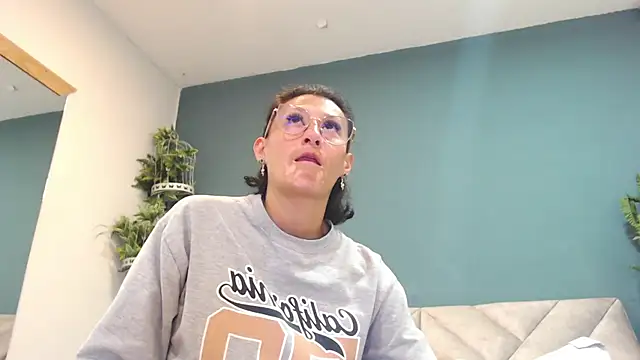 SharisWillian online show from 8, 4, 2026