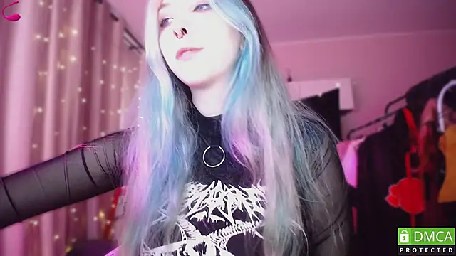 JustMeowGirl online show from 13, 4, 2026