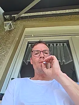 Snapshot of Schnubby1 chatting on 8, 6, 2026 Schnubby1 online show from 8, 6, 2026