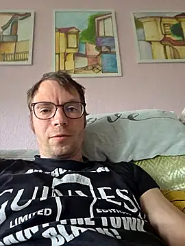 Snapshot of Schnubby1 chatting on 24, 4, 2026 Schnubby1 online show from 24, 4, 2026