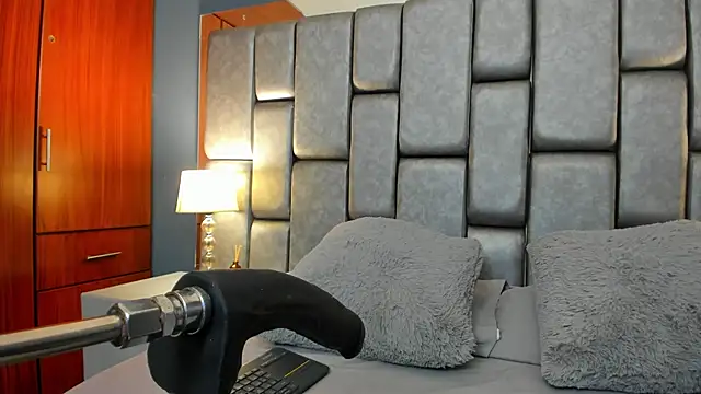 Foxy Assh  online show from 20, 9, 2025