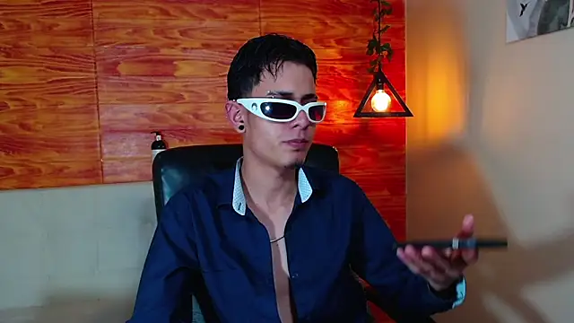 Bastiaan 28 online show from 5, 3, 2025